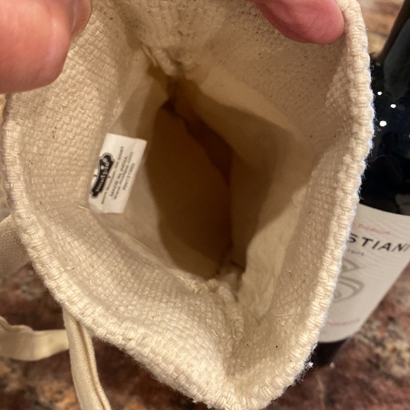 Mud Pie Burlap Wine Tote w/ attached matching cream tie wrap, GOOD company, NWT - Picture 5 of 10